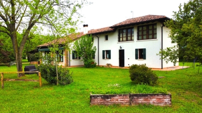 Villa singola immersa nella campagna con grande parco - Rif. C289