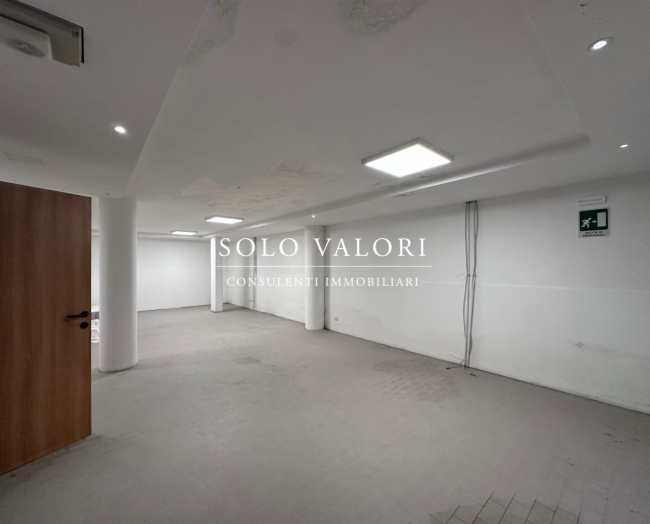 Negozio su due piani in centro a Castelfranco Veneto