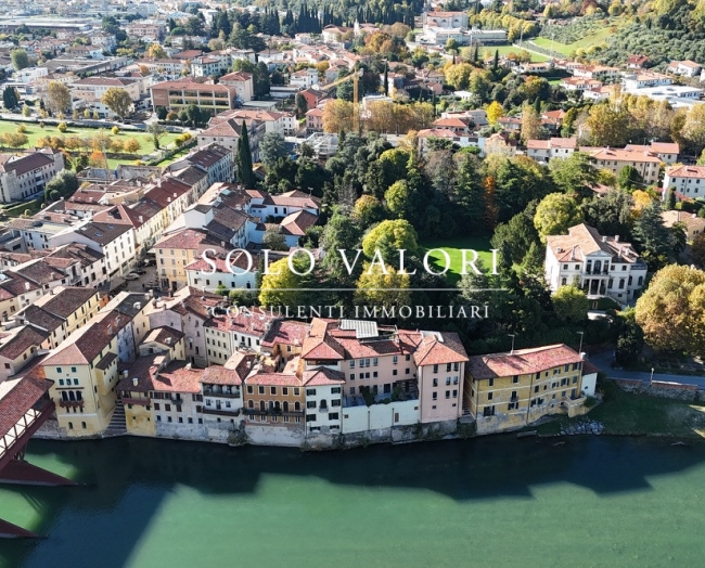 Elegante MANSARDA in villa storica finemente ristrutturata