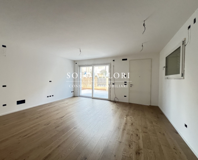 Appartamento tre camere piano terra Rif. A861T