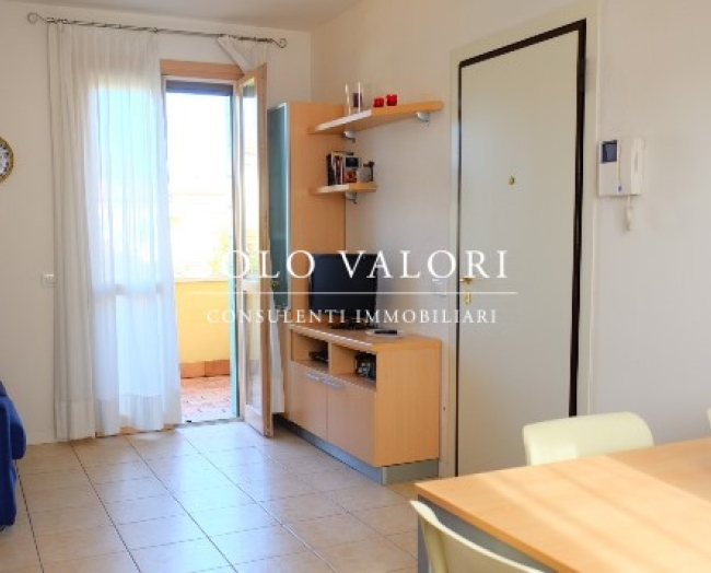 Trilocale con piscina e terrazze a pochi passi dal mare – Piazza Nember, Jesolo