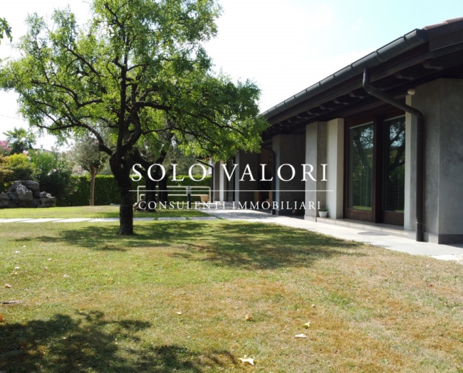 Villa singola con ampio parco a Castelfranco V.to - Rif. C368