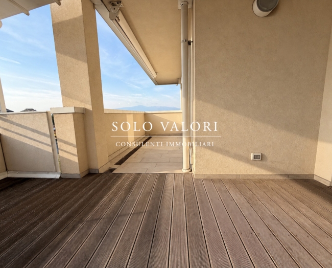 Esclusivo Attico di Design con Terrazzo Panoramico e Finiture di Pregio - Rif. A968